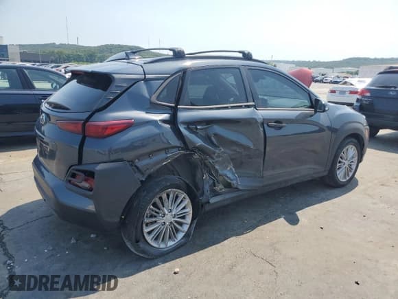 ✅ 2021 Hyundai Kona SEL Plus • VIN: KM8K62AA0MU738112 • Лот: 63115744. Опубликован ранее на Copart с пробегом 54 396 миль. Бесплатный доступ к архиву аукционных продаж из США и подробный отчёт об истории автомобиля на DreamBid. Изображение 3.
