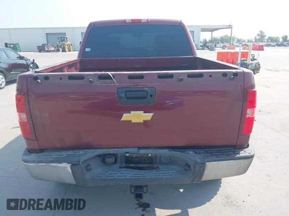 ✅ 2008 Chevrolet Silverado 1500 1LT • VIN: 3GCEC13J78G116326 • Лот: 43093593. Опубликован ранее на IAAI с пробегом 266 485 миль. Бесплатный доступ к архиву аукционных продаж из США и подробный отчёт об истории автомобиля на DreamBid. Изображение 17.