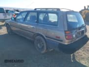 ✅ 1988 Toyota Camry • VIN: JT2SV21W4J0142371 • Lot: 41686987. Wystawiony na IAAI z przebiegiem 255 493 mil. Bezpłatny archiwum sprzedaży aukcyjnych z USA i szczegółowy raport historii pojazdu na DreamBid. Zdjęcie 3.