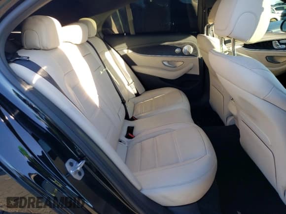 ✅ 2020 Mercedes-Benz E 63 S AMG • VIN: WDDZF8KB2LA758185 • Лот: 37468133. Опубликован ранее на Copart с пробегом 29 186 миль. Бесплатный доступ к архиву аукционных продаж из США и подробный отчёт об истории автомобиля на DreamBid. Изображение 10.