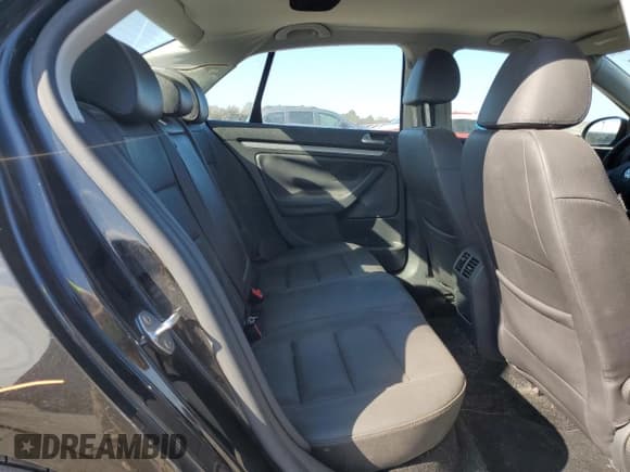 ✅ 2007 Volkswagen Jetta 2.5 • VIN: 3VWRF71K27M001329 • Лот: 79853394. Опубликован ранее на Copart с пробегом 37 626 миль. Бесплатный доступ к архиву аукционных продаж из США и подробный отчёт об истории автомобиля на DreamBid. Изображение 10.