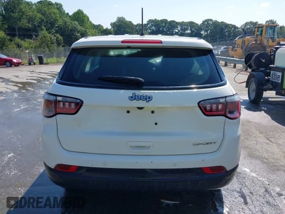 ✅ 2018 Jeep Compass Sport • VIN: 3C4NJCAB8JT151712 • Lot: 42980105. Listed on IAAI with 144,114 mi. Free auction sales archive from the USA and detailed vehicle history report at DreamBid. Image 16.