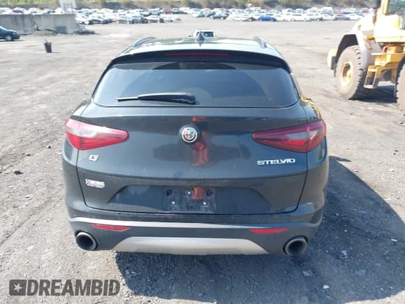 ✅ 2018 Alfa Romeo Stelvio Ti Sport • VIN: ZASFAKNN7J7B87597 • Lot: 42600727. Wystawiony na IAAI z przebiegiem 73 100 mil. Bezpłatny archiwum sprzedaży aukcyjnych z USA i szczegółowy raport historii pojazdu na DreamBid. Zdjęcie 16.