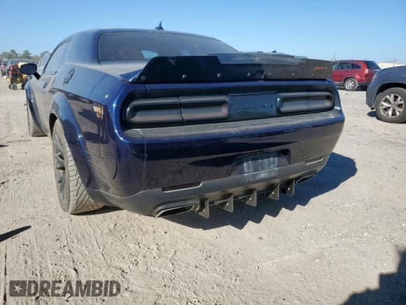 ✅ 2016 Dodge Challenger SRT 392 • VIN: 2C3CDZDJ6GH264245 • Lot: 91808585. Wystawiony na Copart z przebiegiem 95 841 mil. Bezpłatny archiwum sprzedaży aukcyjnych z USA i szczegółowy raport historii pojazdu na DreamBid. Zdjęcie 6.
