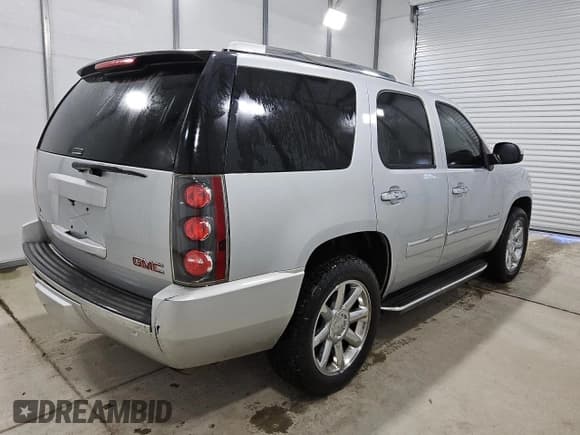✅ 2012 GMC Yukon Denali • VIN: 1GKS1EEF9CR307865 • Лот: 84617165. Опубликован ранее на Copart с пробегом 192 460 миль. Бесплатный доступ к архиву аукционных продаж из США и подробный отчёт об истории автомобиля на DreamBid. Изображение 3.