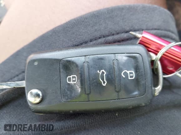 ✅ 2013 Volkswagen Jetta SE • VIN: 3VWBP7AJ2DM258024 • Лот: 42850479. Опубликован ранее на IAAI с пробегом 105 391 миль. Бесплатный доступ к архиву аукционных продаж из США и подробный отчёт об истории автомобиля на DreamBid. Изображение 11.