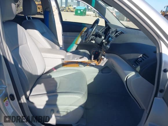 ✅ 2010 Toyota Highlander Limited • VIN: JTEJW3EH4A2043759 • Лот: 43627930. Опубликован ранее на IAAI с пробегом 101 653 миль. Бесплатный доступ к архиву аукционных продаж из США и подробный отчёт об истории автомобиля на DreamBid. Изображение 5.