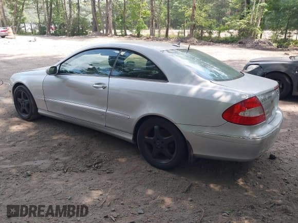 ✅ 2007 Mercedes-Benz CLK 350 • VIN: WDBTJ56HX7F209756 • Lot: 43512696. Listed on IAAI with 156,704 mi. Free auction sales archive from the USA and detailed vehicle history report at DreamBid. Image 3.