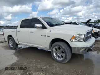 2009 Dodge 1500 SLT z VIN 1D3HB13T99J518437, wystawiony jako Copart lot #85763635 z przebiegiem 254 845 mil mil oraz Czysty tytuł • Clean title. Historia ofert i sprzedaży dostępna na DreamBid. Obrazek 4.