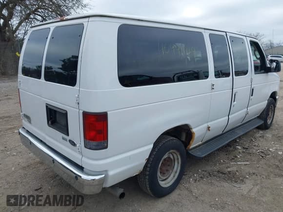 ✅ 2009 Ford Econoline Passenger XL • VIN: 1FBNE31L99DA46857 • Лот: 40991149. Опубликован ранее на IAAI с пробегом 184 924 миль. Бесплатный доступ к архиву аукционных продаж из США и подробный отчёт об истории автомобиля на DreamBid. Изображение 4.