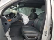 ✅ 2022 Jeep Grand Wagoneer Series II • VIN: 1C4SJVFJ6NS167011 • Lot: 69071254. Wystawiony na Copart z przebiegiem 48 653 mil. Bezpłatny archiwum sprzedaży aukcyjnych z USA i szczegółowy raport historii pojazdu na DreamBid. Zdjęcie 7.