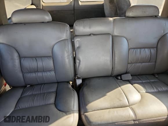 ✅ 1999 GMC Suburban • VIN: 3GKFK16R6XG549955 • Lot: 69302585. Listed on Copart with 204,949 mi. Free auction sales archive from the USA and detailed vehicle history report at DreamBid. Image 10.