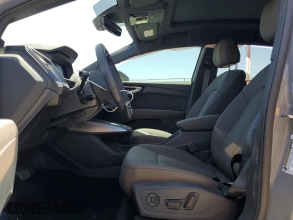 ✅ 2024 Audi Q4 e-tron Sportback Premium Plus • VIN: WA132BFZ5RP026407 • Lot: 53627444. Listed on Copart with 2,981 mi. Free auction sales archive from the USA and detailed vehicle history report at DreamBid. Image 7.