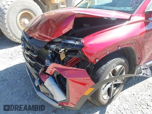 2025 Hyundai Tucson SEL with VIN 5NMJBCDEXSH525706, listed as a IAAI auction lot 43374788 with 8,376 mi miles and . Bid and sale history available at DreamBid. Image 17.