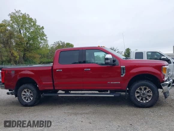 ✅ 2017 Ford F-250 Lariat • VIN: 1FT7W2BTXHEF10130 • Lot: 43346557. Wystawiony na IAAI z przebiegiem 48 428 mil. Bezpłatny archiwum sprzedaży aukcyjnych z USA i szczegółowy raport historii pojazdu na DreamBid. Zdjęcie 13.