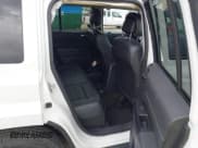 ✅ 2016 Jeep Patriot Latitude • VIN: 1C4NJRFB3GD552322 • Lot: 43033627. Wystawiony na IAAI z przebiegiem 125 584 mil. Bezpłatny archiwum sprzedaży aukcyjnych z USA i szczegółowy raport historii pojazdu na DreamBid. Zdjęcie 8.