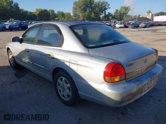 ✅ 2001 Hyundai Sonata GLS • VIN: KMHWF35V21A456068 • Лот: 43276808. Опубликован ранее на IAAI с пробегом 141 908 миль. Бесплатный доступ к архиву аукционных продаж из США и подробный отчёт об истории автомобиля на DreamBid. Изображение 3.