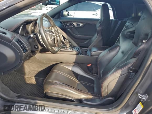 ✅ 2016 Jaguar F-Type R • VIN: SAJWJ6HLXGMK29346 • Lot: 93652335. Wystawiony na Copart z przebiegiem 44 541 mil. Bezpłatny archiwum sprzedaży aukcyjnych z USA i szczegółowy raport historii pojazdu na DreamBid. Zdjęcie 7.