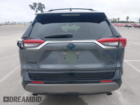✅ 2019 Toyota RAV4 Hybrid XSE • VIN: JTMEWRFV1KD524572 • Лот: 43547851. Опубликован ранее на IAAI с пробегом 148 359 миль. Бесплатный доступ к архиву аукционных продаж из США и подробный отчёт об истории автомобиля на DreamBid. Изображение 16.