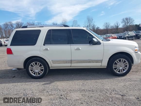✅ 2007 Lincoln Navigator • VIN: 5LMFU28547LJ04440 • Lot: 41839931. Listed on IAAI with 142,822 mi. Free auction sales archive from the USA and detailed vehicle history report at DreamBid. Image 13.