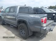 ✅ 2020 Toyota Tacoma SR5 • VIN: 3TMAZ5CN8LM131287 • Lot: 42437998. Wystawiony na IAAI z przebiegiem Nie podano. Bezpłatny archiwum sprzedaży aukcyjnych z USA i szczegółowy raport historii pojazdu na DreamBid. Zdjęcie 3.