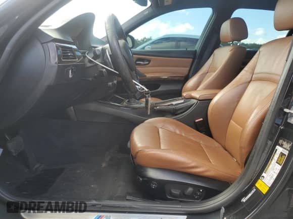 2011 BMW 3 Series 335i xDrive с VIN WBAPL5C56BA920185, выставлен на аукционе Copart как лот 90999975 с пробегом Не указан миль и Чистый • Clean title. История ставок и продаж доступна на DreamBid. Изображение 7.