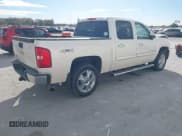 ✅ 2013 Chevrolet Silverado 1500 LTZ • VIN: 3GCPKTE79DG312531 • Lot: 43674519. Wystawiony na IAAI z przebiegiem 227 234 mil. Bezpłatny archiwum sprzedaży aukcyjnych z USA i szczegółowy raport historii pojazdu na DreamBid. Zdjęcie 4.