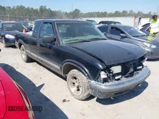 ✅ 2002 Chevrolet S-10 LS • VIN: 1GCCS19W528218430 • Лот: 41599415. Опубликован ранее на IAAI с пробегом Не указан. Бесплатный доступ к архиву аукционных продаж из США и подробный отчёт об истории автомобиля на DreamBid. Изображение 1.