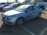 2011 Chevrolet Cruze 2LT z VIN 1G1PG5S93B7255702, wystawiony jako IAAI lot #43217025 z przebiegiem 149 740 mil mil oraz . Historia ofert i sprzedaży dostępna na DreamBid. Obrazek 2.