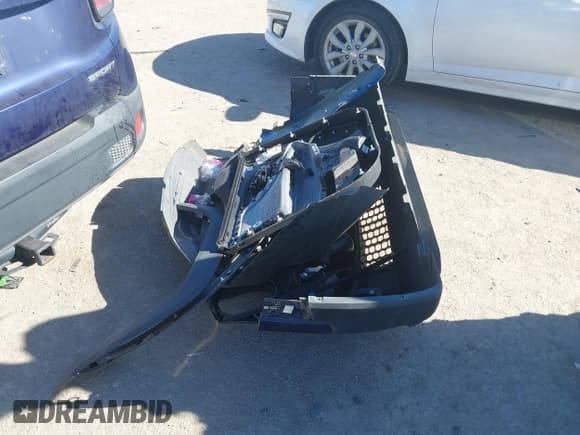 ✅ 2017 Jeep Renegade Sport • VIN: ZACCJAAH4HPF74031 • Lot: 41391549. Listed on IAAI with 81,780 mi. Free auction sales archive from the USA and detailed vehicle history report at DreamBid. Image 12.