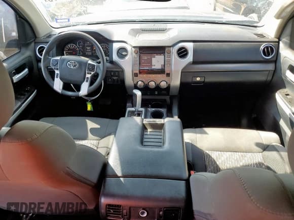 ✅ 2018 Toyota Tundra SR5 • VIN: 5TFEY5F17JX230557 • Lot: 71462775. Listed on Copart with 153,098 mi. Free auction sales archive from the USA and detailed vehicle history report at DreamBid. Image 8.