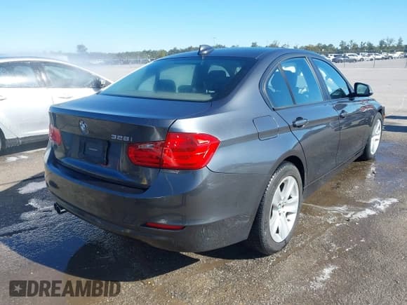 ✅ 2013 BMW 3 Series 328i • VIN: WBA3A5G50DNP18954 • Lot: 43626730. Listed on IAAI with 142,168 mi. Free auction sales archive from the USA and detailed vehicle history report at DreamBid. Image 4.