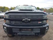 ✅ 2017 Chevrolet Silverado 2500HD LT • VIN: 1GC1KVEY7HF120235 • Lot: 43450105. Wystawiony na IAAI z przebiegiem 110 417 mil. Bezpłatny archiwum sprzedaży aukcyjnych z USA i szczegółowy raport historii pojazdu na DreamBid. Zdjęcie 6.