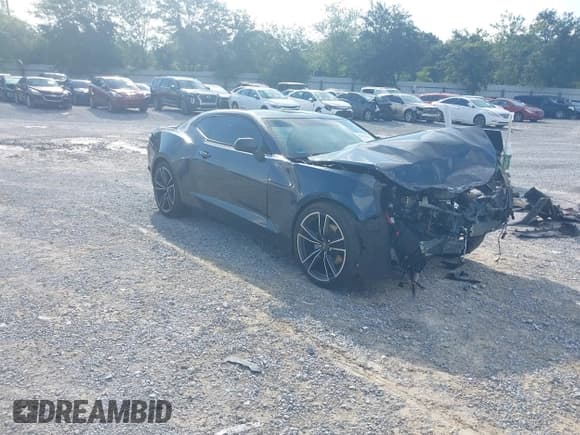 ✅ 2021 Chevrolet Camaro 1LS • VIN: 1G1FB1RX8M0124168 • Lot: 42478441. Wystawiony na IAAI z przebiegiem Nie podano. Bezpłatny archiwum sprzedaży aukcyjnych z USA i szczegółowy raport historii pojazdu na DreamBid. Zdjęcie 1.
