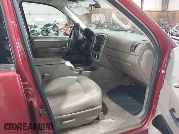 ✅ 2004 Mercury Mountaineer • VIN: 4M2DU86E44UJ22697 • Лот: 42428688. Опубликован ранее на IAAI с пробегом 131 518 миль. Бесплатный доступ к архиву аукционных продаж из США и подробный отчёт об истории автомобиля на DreamBid. Изображение 5.