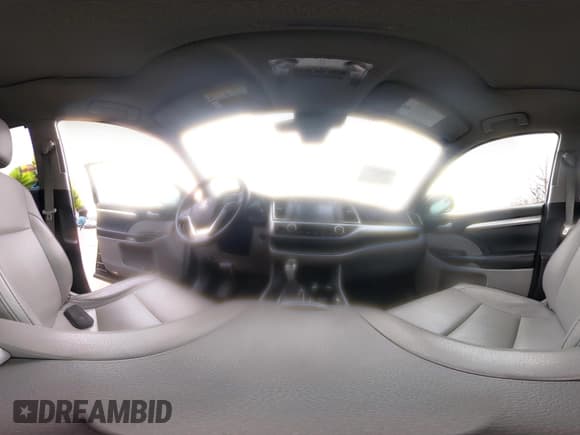 ✅ 2017 Toyota Highlander XLE • VIN: 5TDJZRFH2HS469580 • Lot: 43843833. Listed on IAAI with 120,451 mi. Free auction sales archive from the USA and detailed vehicle history report at DreamBid. Image 21.