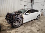 ✅ 2015 Jaguar XJ Portfolio • VIN: SAJWJ2GDXF8V79697 • Lot: 81678065. Wystawiony na Copart z przebiegiem Nie podano. Bezpłatny archiwum sprzedaży aukcyjnych z USA i szczegółowy raport historii pojazdu na DreamBid. Zdjęcie 1.