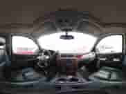 2013 Chevrolet Suburban LT z VIN 1GNSKJE77DR205791, wystawiony jako IAAI lot #43091004 z przebiegiem 184 633 mil mil oraz . Historia ofert i sprzedaży dostępna na DreamBid. Obrazek 19.