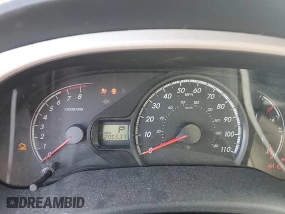 ✅ 2011 Toyota Sienna • VIN: 5TDZK3DC4BS148868 • Lot: 85513295. Wystawiony na Copart z przebiegiem 206 537 mil. Bezpłatny archiwum sprzedaży aukcyjnych z USA i szczegółowy raport historii pojazdu na DreamBid. Zdjęcie 9.