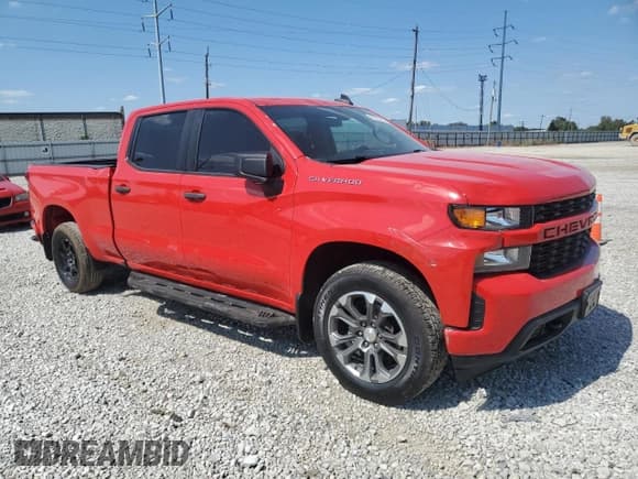 ✅ 2020 Chevrolet Silverado 1500 Custom • VIN: 1GCUYBEF4LZ305150 • Lot: 80025655. Wystawiony na Copart z przebiegiem 46 398 mil. Bezpłatny archiwum sprzedaży aukcyjnych z USA i szczegółowy raport historii pojazdu na DreamBid. Zdjęcie 4.