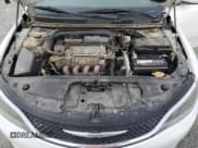 ✅ 2015 Chrysler 200 Limited • VIN: 1C3CCCABXFN607609 • Lot: 92898305. Wystawiony na Copart z przebiegiem 104 068 mil. Bezpłatny archiwum sprzedaży aukcyjnych z USA i szczegółowy raport historii pojazdu na DreamBid. Zdjęcie 11.