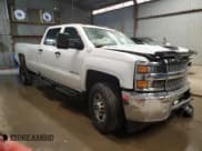 ✅ 2019 Chevrolet Silverado 2500HD Work Truck • VIN: 1GC1KREY8KF140119 • Lot: 87234585. Wystawiony na Copart z przebiegiem 134 169 mil. Bezpłatny archiwum sprzedaży aukcyjnych z USA i szczegółowy raport historii pojazdu na DreamBid. Zdjęcie 4.