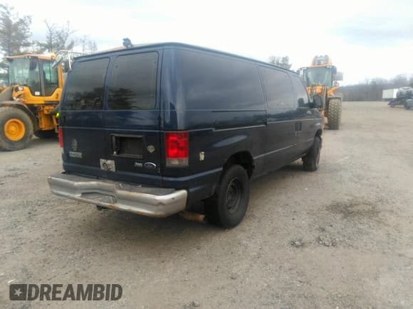 ✅ 2009 Ford Econoline Cargo • VIN: 1FTNE24L79DA49421 • Lot: 41630429. Listed on IAAI with 220,869 mi. Free auction sales archive from the USA and detailed vehicle history report at DreamBid. Image 4.