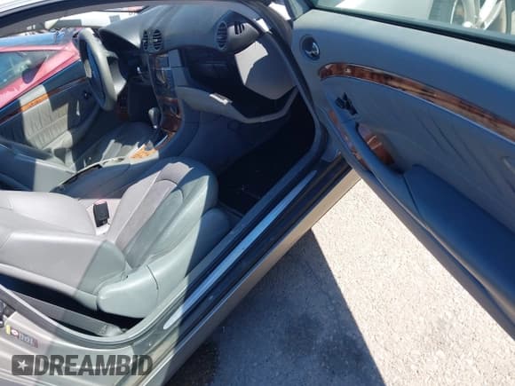 ✅ 2007 Mercedes-Benz CLK 350 • VIN: WDBTJ56H17F208513 • Lot: 43662802. Listed on IAAI with Not provided. Free auction sales archive from the USA and detailed vehicle history report at DreamBid. Image 5.