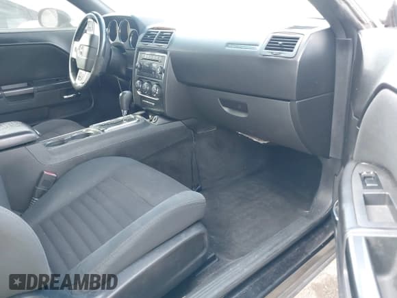 ✅ 2011 Dodge Challenger • VIN: 2B3CJ4DG9BH543159 • Lot: 41850958. Wystawiony na IAAI z przebiegiem 209 422 mil. Bezpłatny archiwum sprzedaży aukcyjnych z USA i szczegółowy raport historii pojazdu na DreamBid. Zdjęcie 5.