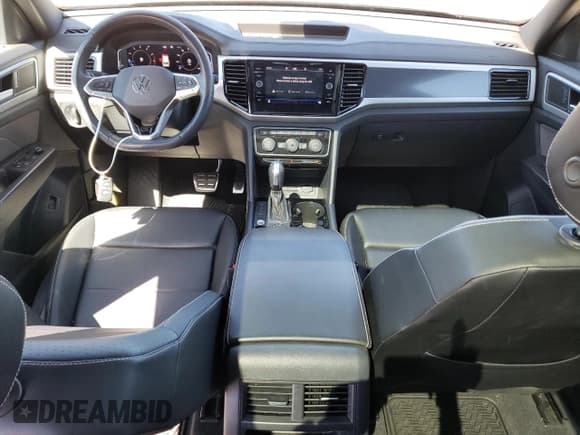 ✅ 2023 Volkswagen Atlas 2.0T SEL R-Line Black • VIN: 1V2SC2CA7PC209436 • Lot: 69715454. Wystawiony na Copart z przebiegiem 15 484 mil. Bezpłatny archiwum sprzedaży aukcyjnych z USA i szczegółowy raport historii pojazdu na DreamBid. Zdjęcie 8.