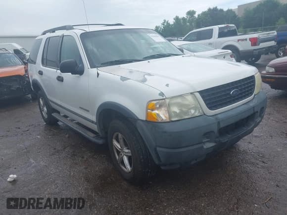 ✅ 2005 Ford Explorer XLS • VIN: 1FMZU62K75UA82950 • Lot: 42658683. Wystawiony na IAAI z przebiegiem 194 649 mil. Bezpłatny archiwum sprzedaży aukcyjnych z USA i szczegółowy raport historii pojazdu na DreamBid. Zdjęcie 1.