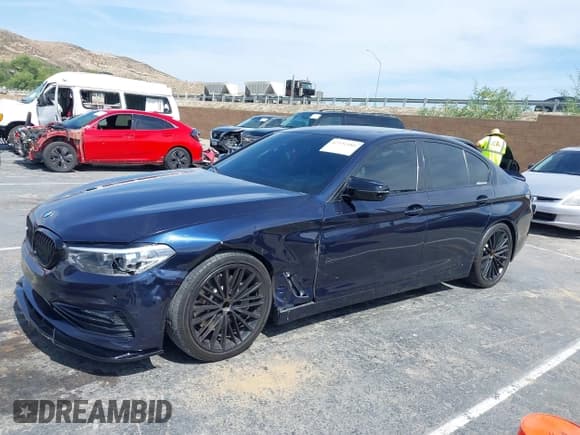 ✅ 2018 BMW 5 Series 540i • VIN: WBAJE5C55JG918407 • Lot: 42326980. Wystawiony na IAAI z przebiegiem 89 318 mil. Bezpłatny archiwum sprzedaży aukcyjnych z USA i szczegółowy raport historii pojazdu na DreamBid. Zdjęcie 14.