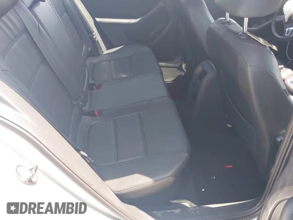 ✅ 2013 Volkswagen Jetta SE • VIN: 3VWDP7AJ6DM376487 • Lot: 42362475. Wystawiony na IAAI z przebiegiem 124 324 mil. Bezpłatny archiwum sprzedaży aukcyjnych z USA i szczegółowy raport historii pojazdu na DreamBid. Zdjęcie 8.