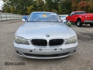 ✅ 2006 BMW 7 Series 750i • VIN: WBAHL83566DT04688 • Lot: 92179255. Wystawiony na Copart z przebiegiem 190 639 mil. Bezpłatny archiwum sprzedaży aukcyjnych z USA i szczegółowy raport historii pojazdu na DreamBid. Zdjęcie 5.